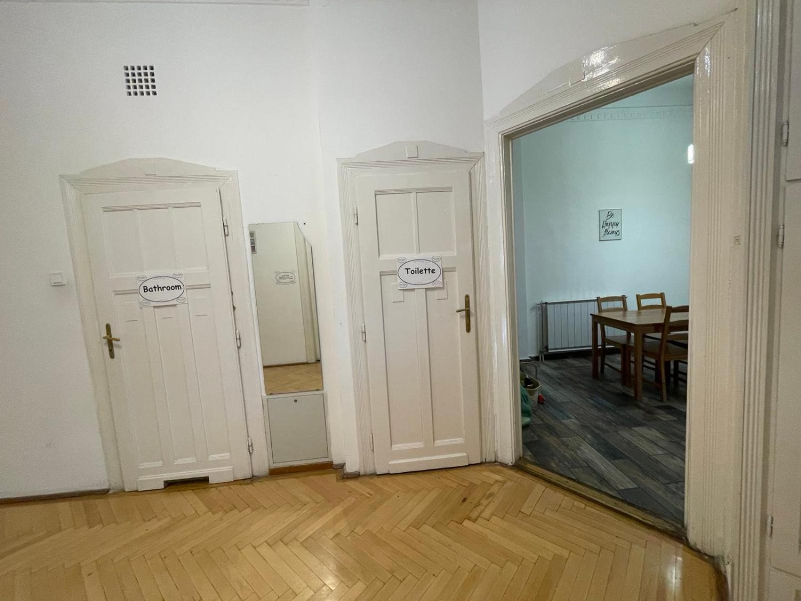 White Pearl Rooms Near Gozsdu, Budapest