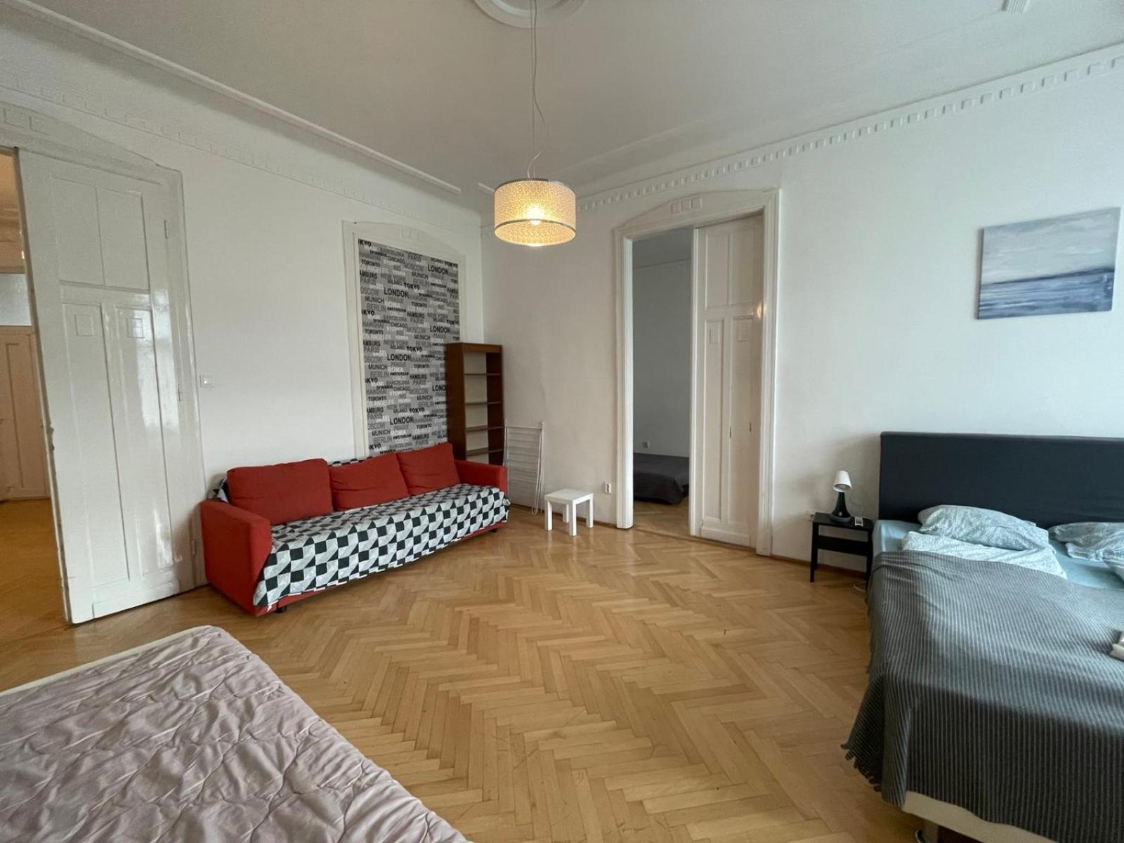 White Pearl Rooms Near Gozsdu — Fotók 1